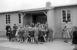 1950_einschulung schulbaracke_n_07